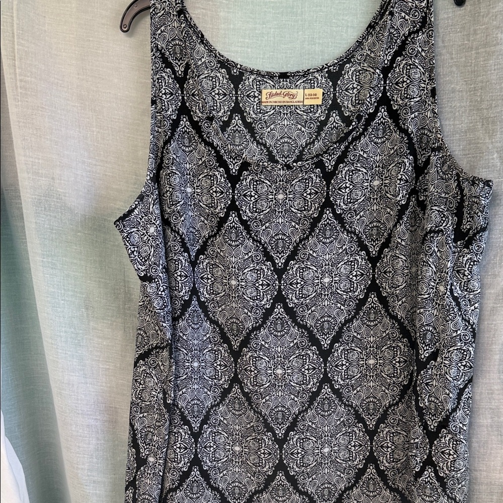 Dressy Tank Tops , SZ Large  (4 pc lot )